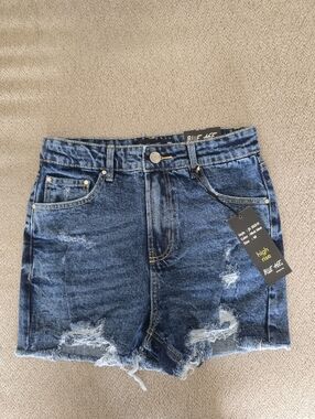 Blue Age Butt Lifting High Rise Distressed JS-2021 Jean Shorts - Size Medium